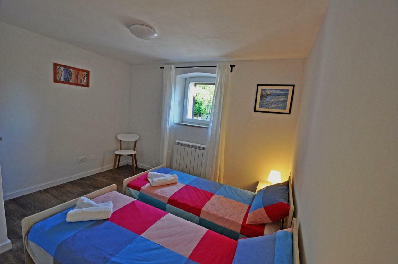 Apartment Dva Oriha Funtana Exterior foto